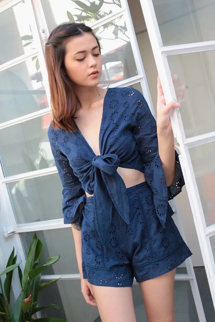 AIDA EYELET TOP (NAVY)