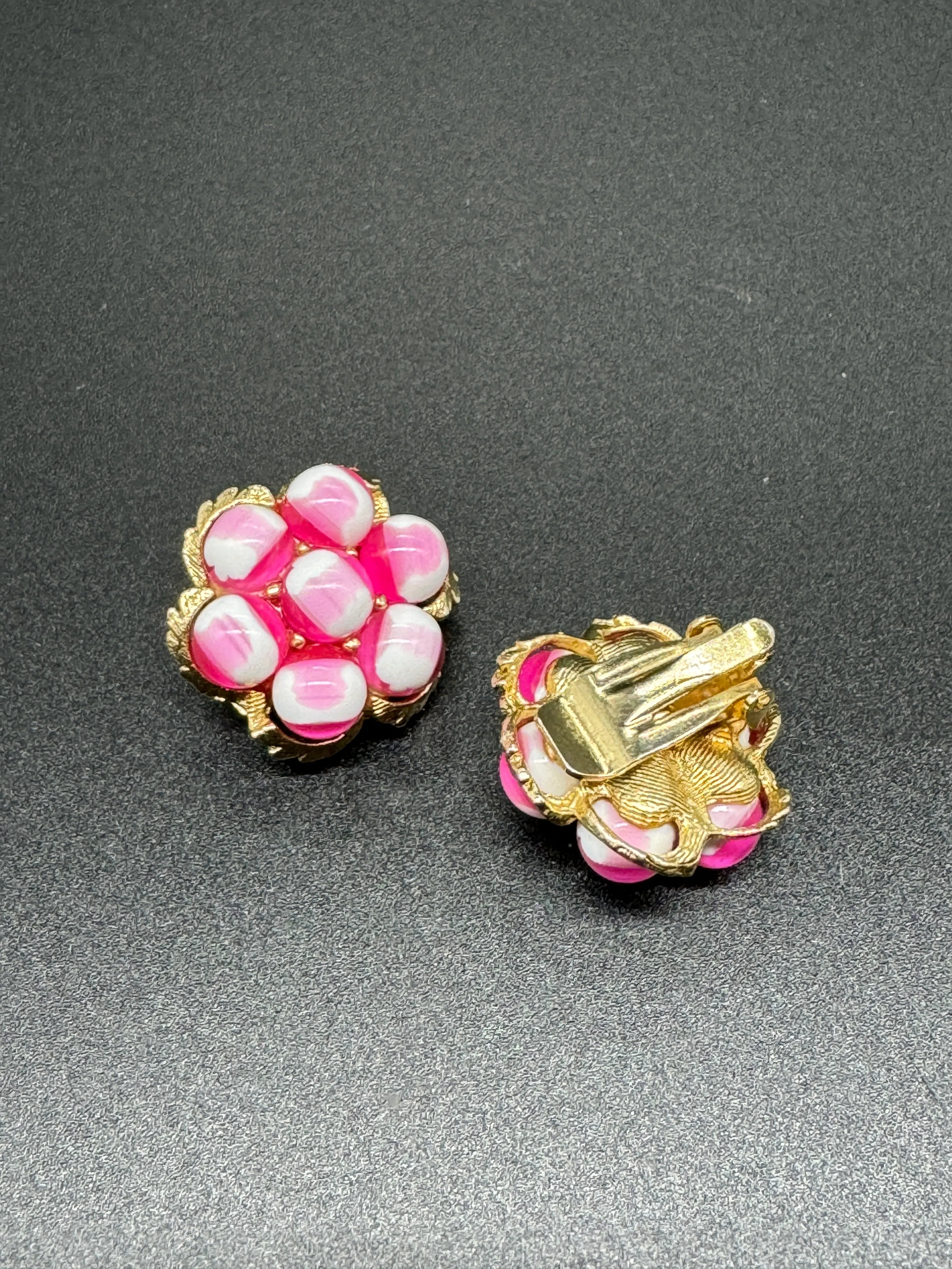 Best Plastics Pink & White Cluster Flower Clip On Earrings - Estate