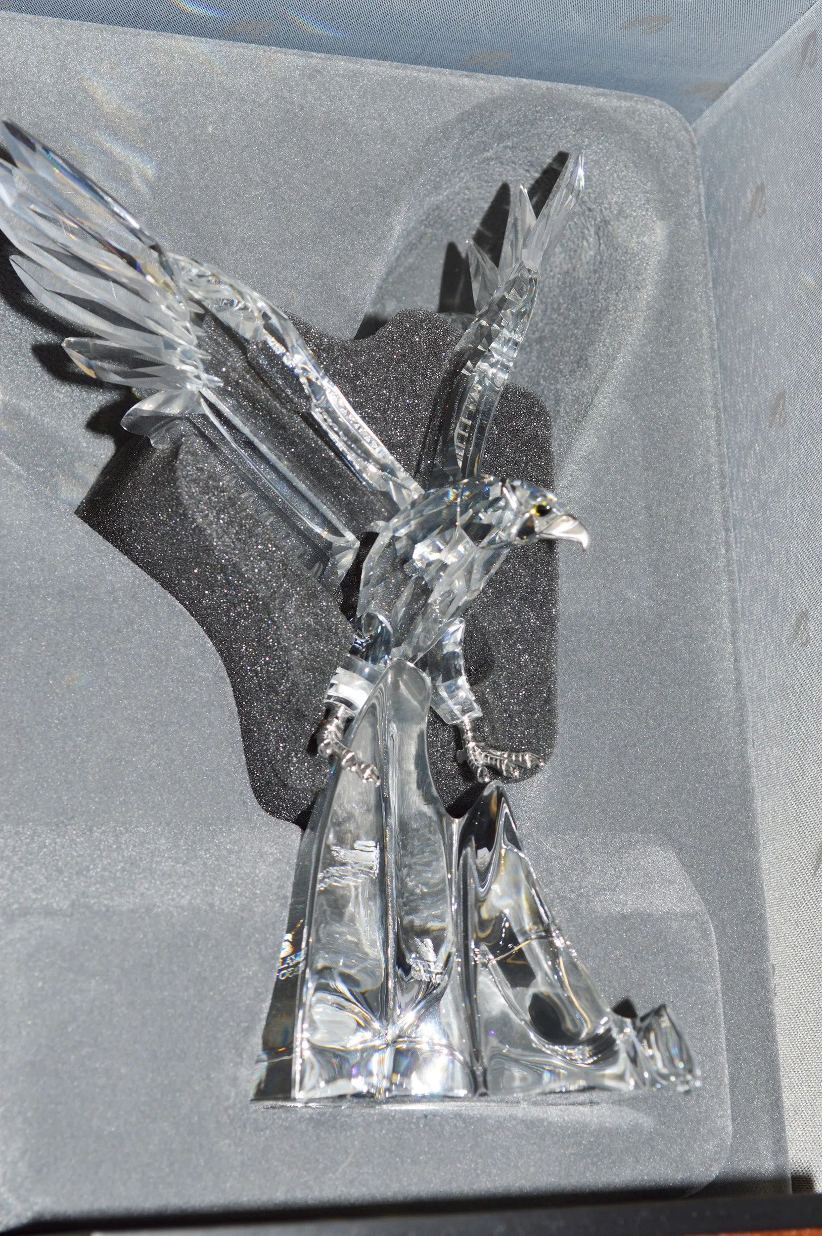 Swarovski 1995 Limited Edition Crystal Figurine EAGLE With Stand